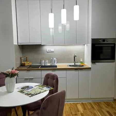 Flora Lux And Apartment *